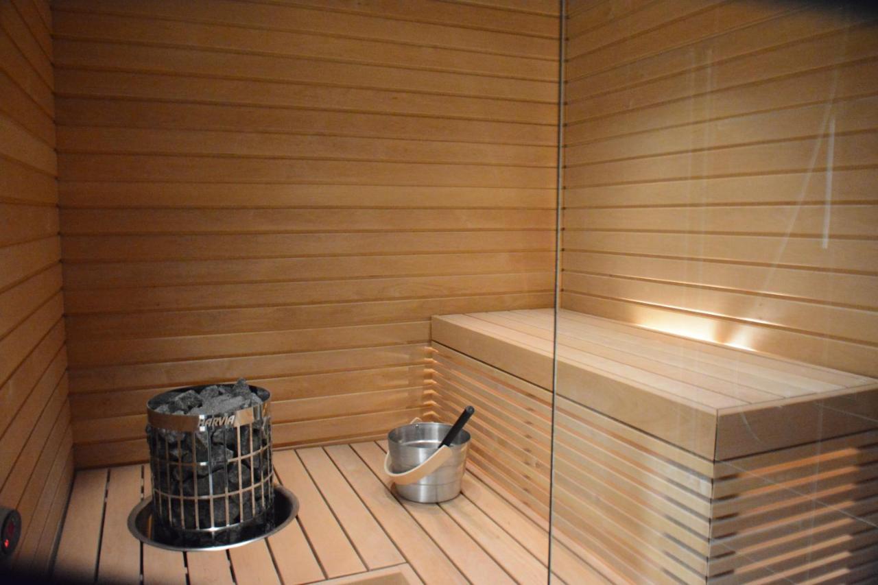 Riverside Lux With 2 Bedrooms, Car Park Garage And Sauna Turku