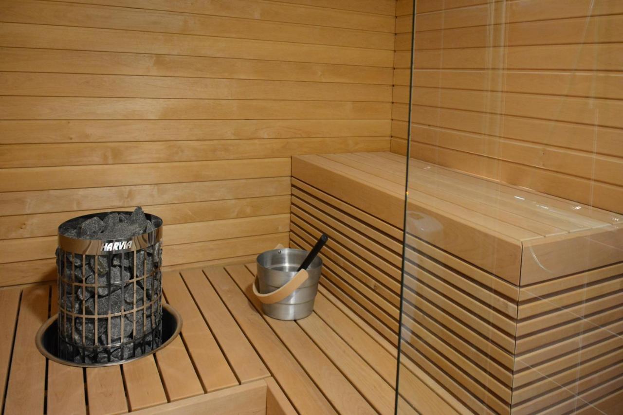 Riverside Lux With 2 Bedrooms, Car Park Garage And Sauna Turku