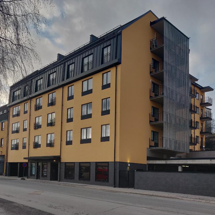 Apartment Riverside Lux With 2 Bedrooms, Car Park Garage And Sauna