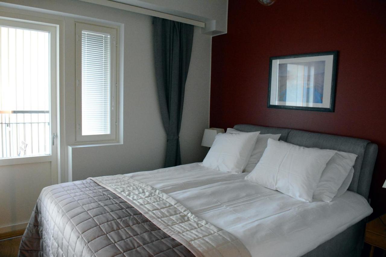 Apartment Riverside Lux With 2 Bedrooms, Car Park Garage And Sauna