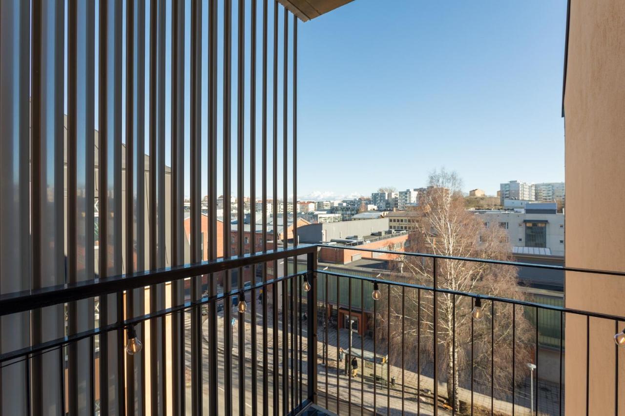 Riverside Lux With 2 Bedrooms, Car Park Garage And Sauna Appartamento